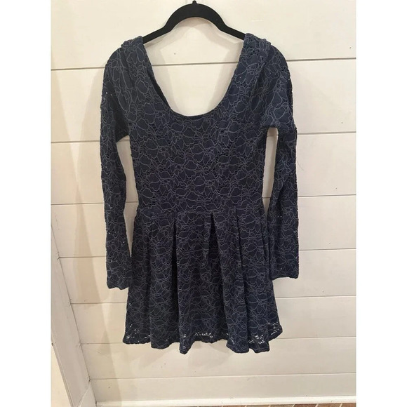 Free People Navy Lace Long Sleeve Dress size S EUC - Picture 1 of 4